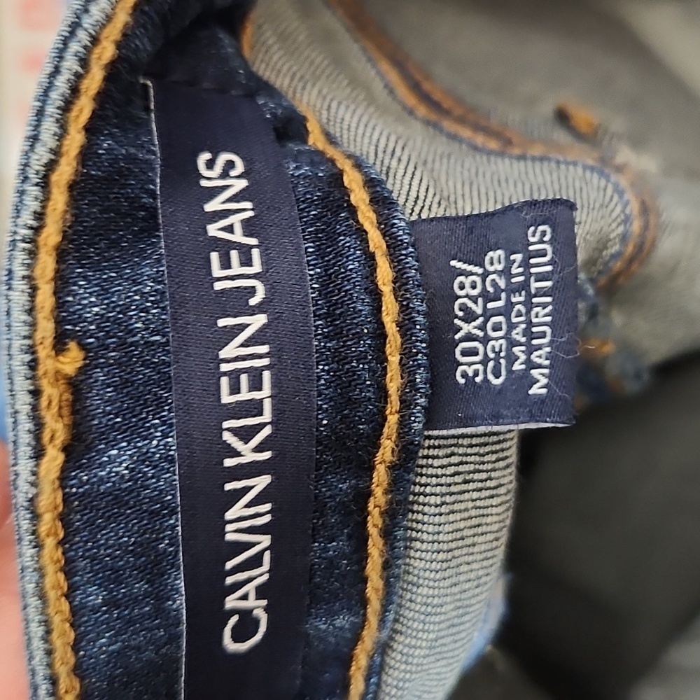 CALVIN KLEIN 30x28 Mid Rise Skinny Distressed Style 42J5332 CKJ011 - Picture 8 of 10